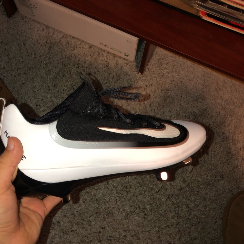 Nike Hurrache 2k Filth Elite Mid Metal Cleats